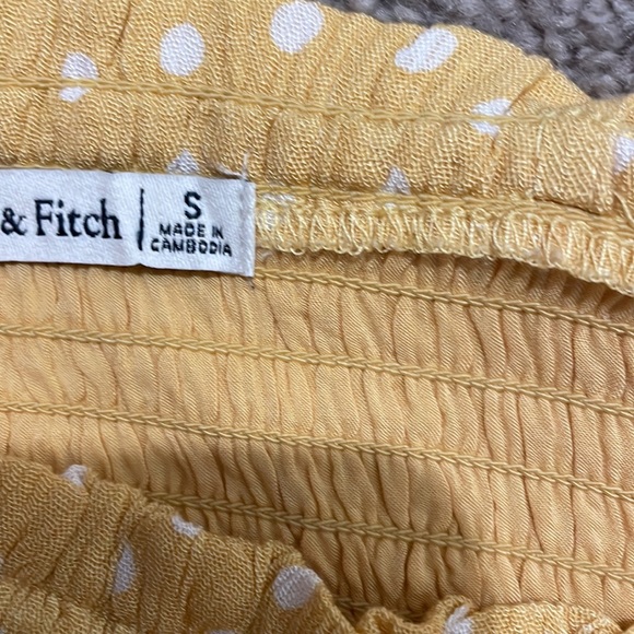 Abercrombie and Fitch Tie-strap Smocked yellow polka dot cami. Size small - Picture 7 of 7
